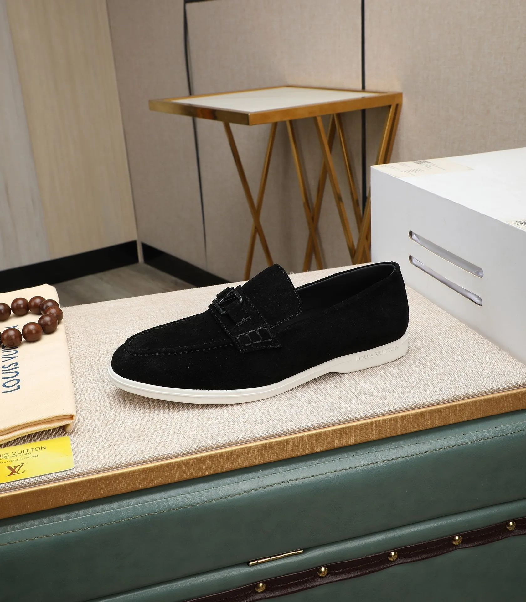 Men's shoes 💰520 📛📛【LOUIS VUITTON】Louis Vuitton 2024 official website synchronized new products 👟Milan fashion catwalk style 🇰🇾🇰🇾LV family logo, celebrity style, a must-have for fashionistas ⚠️First-layer calfskin ➕Genuine leather lining ➕Official website original version special outsole 👞Number 38-44